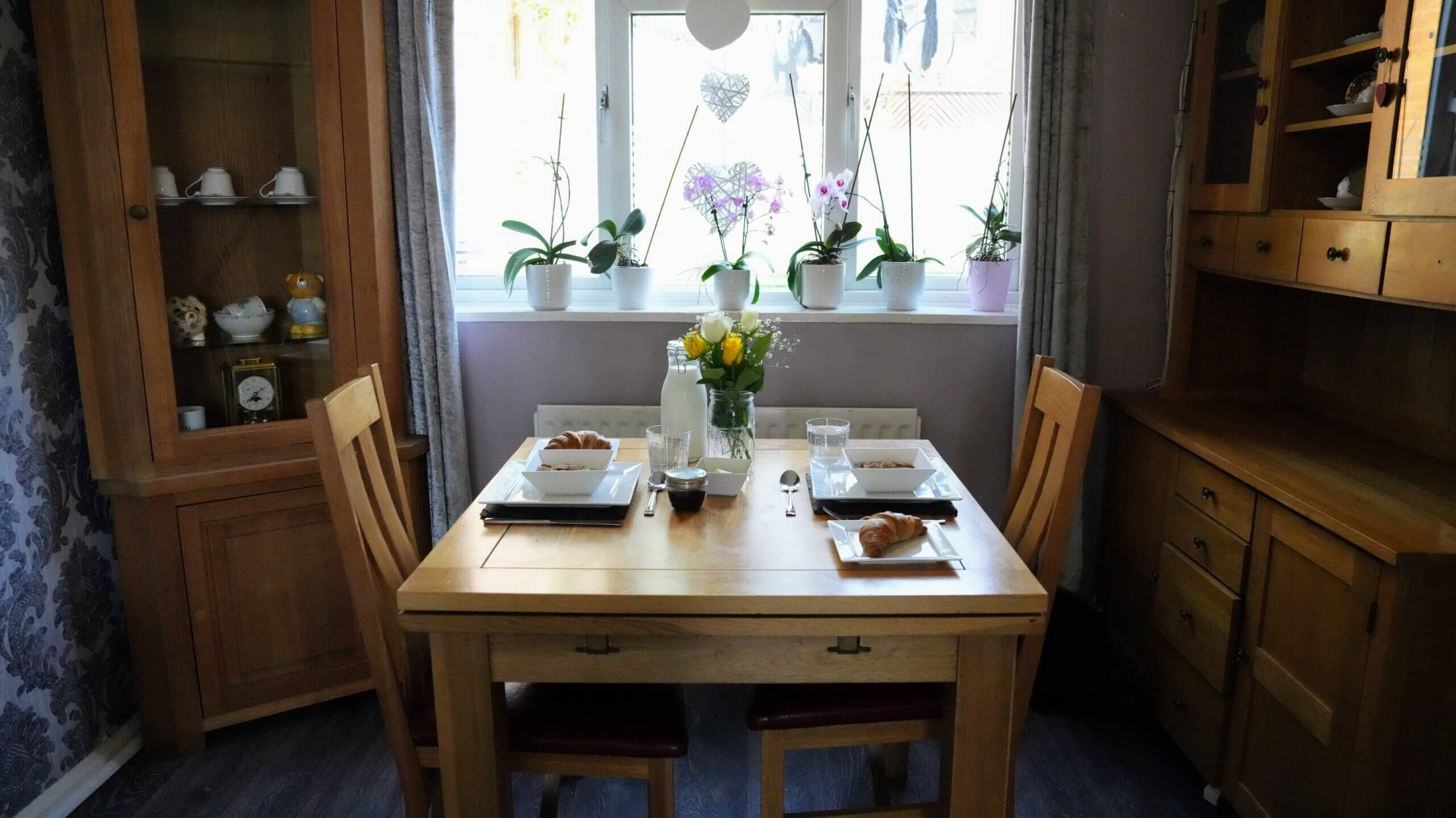 Bright dining room at Home from Home Canterbury, where international students enjoy home-cooked meals in a welcoming homestay environment.